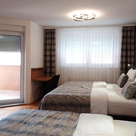 Apartments Hana City Center ลิฟโน ภายนอก รูปภาพ