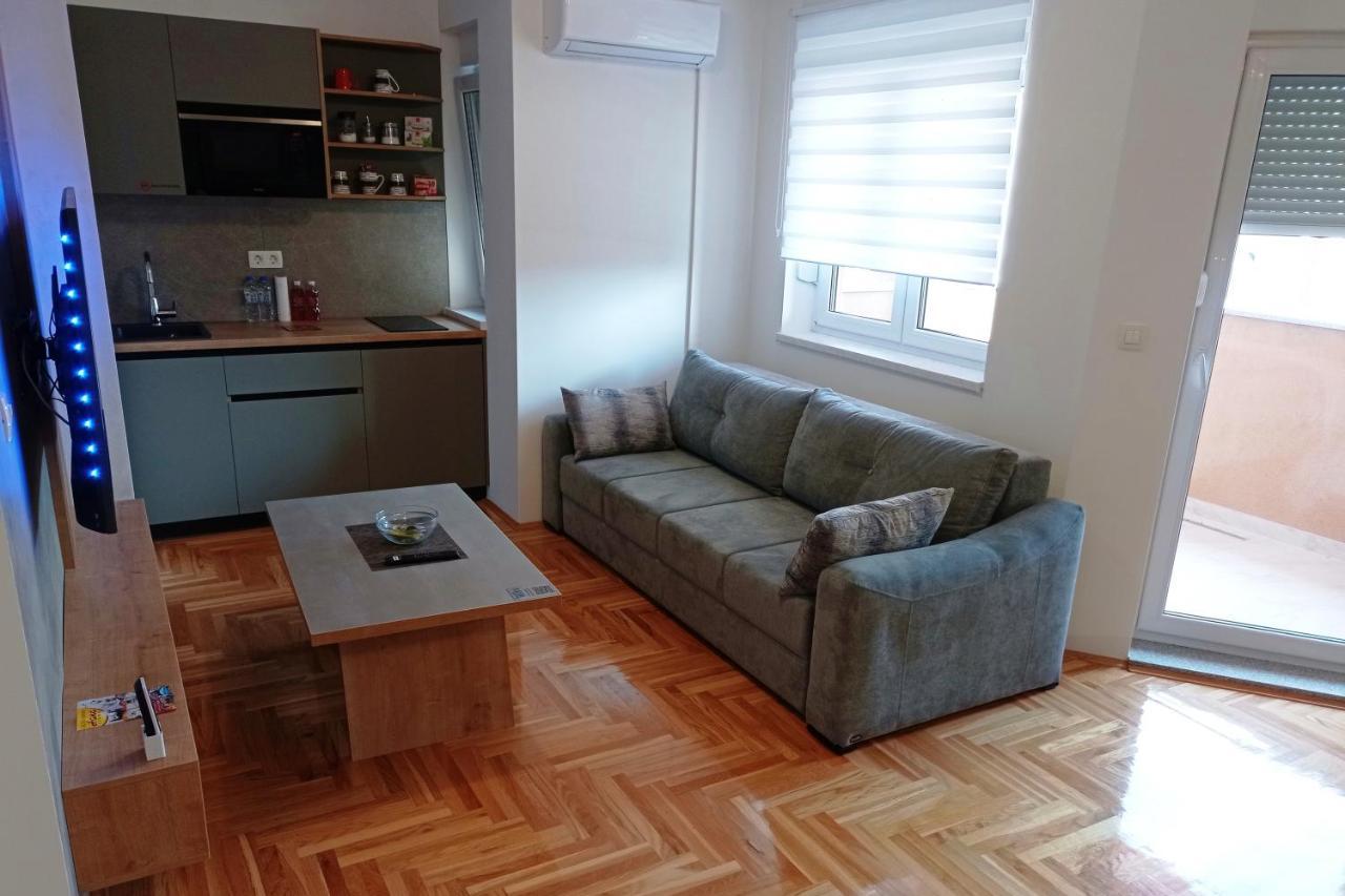 Apartments Hana City Center ลิฟโน ภายนอก รูปภาพ